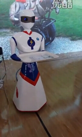 HERO-I代送餐服務機器人